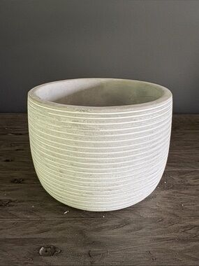 Mainstays Ribbed Ceramic Planter - White